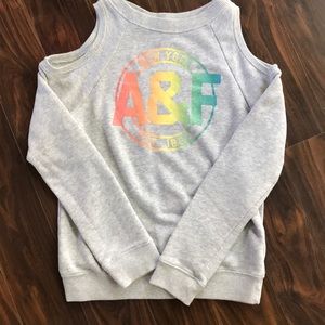Abercrombie kids Off the shoulder top